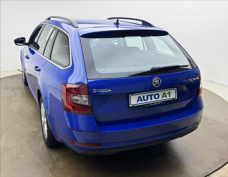 Škoda Octavia 2,0 LED STYLE NAVI KEYLESS CZ - fotka 6 z 42