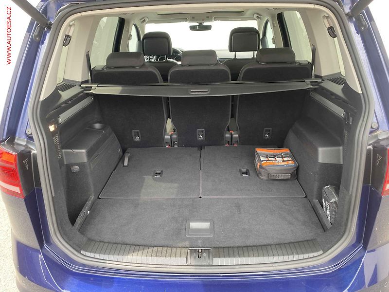 Volkswagen Touran (2019) 2.0 TDi, Highline, TZ - fotka 7 z 20