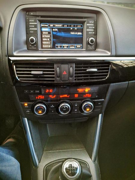 Mazda CX-5 2.0 benzin Rezervace - fotka 41 z 48