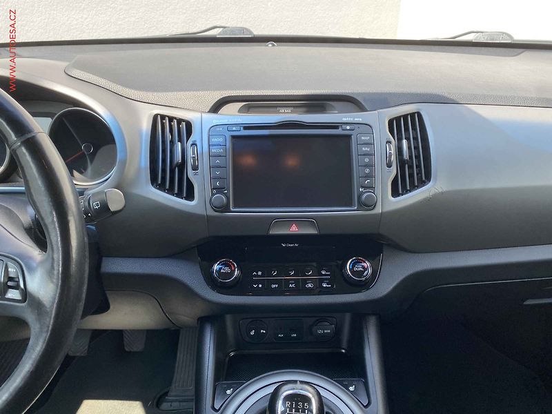 Kia Sportage (2014) 1.6 GDi, AC, TZ, navi - fotka 12 z 17