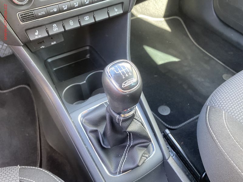 Škoda Rapid (2015) 1.2 TSi, Edition, +kola - fotka 15 z 17