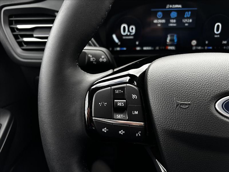 Ford Kuga 1,5 EcoBoost 137kW Titanium - fotka 22 z 33