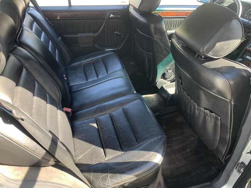 Mercedes-Benz 124 TOURING 300 DIESEL 136 PS - fotka 14 z 19