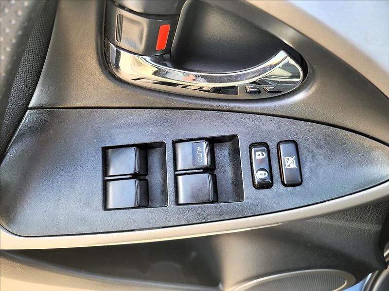 Toyota RAV4 2,2 D4-D,4x4,klima,alu, - fotka 25 z 35