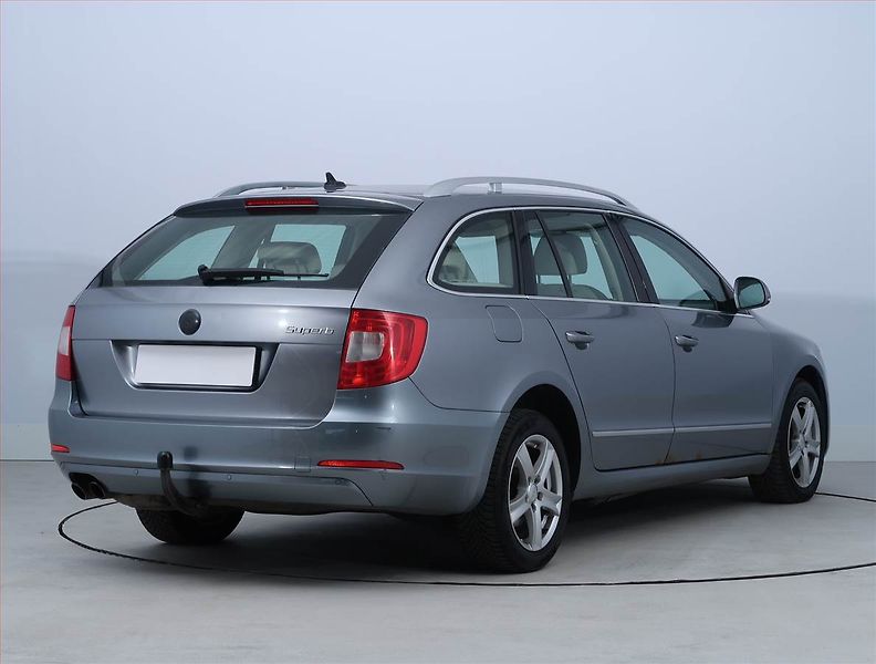 Škoda Superb (2009) Elegance 2.0 TDI, 4X4 - fotka 5 z 20