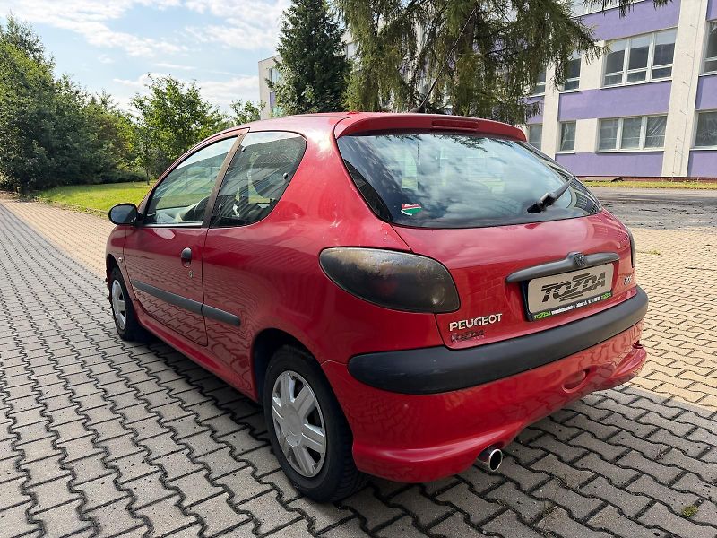 Peugeot 206 1,4i / 55 kW / sada pneu  - fotka 3 z 18