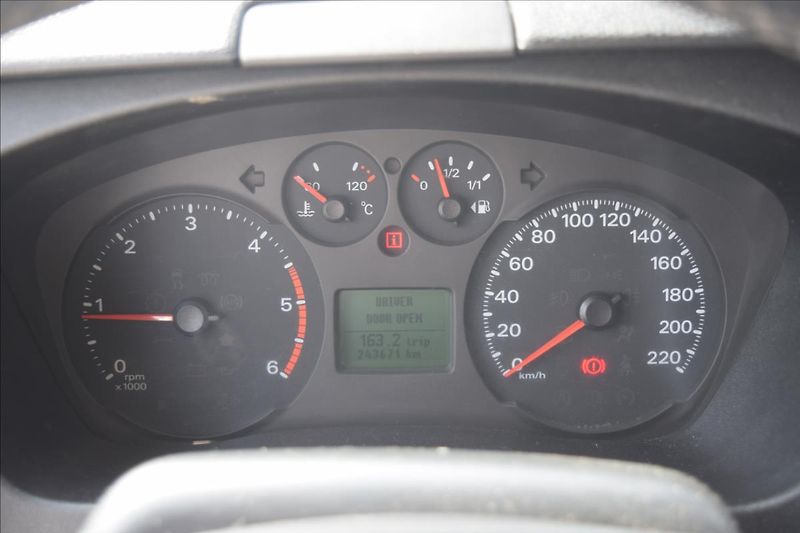 Ford Transit 2,2 d 92KW OBYTNÝ L4H4 - fotka 38 z 43