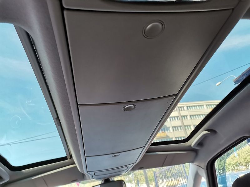 Ford Galaxy (2009) 2.0TDCi 103kw GHIA Panor. ČR - fotka 24 z 30