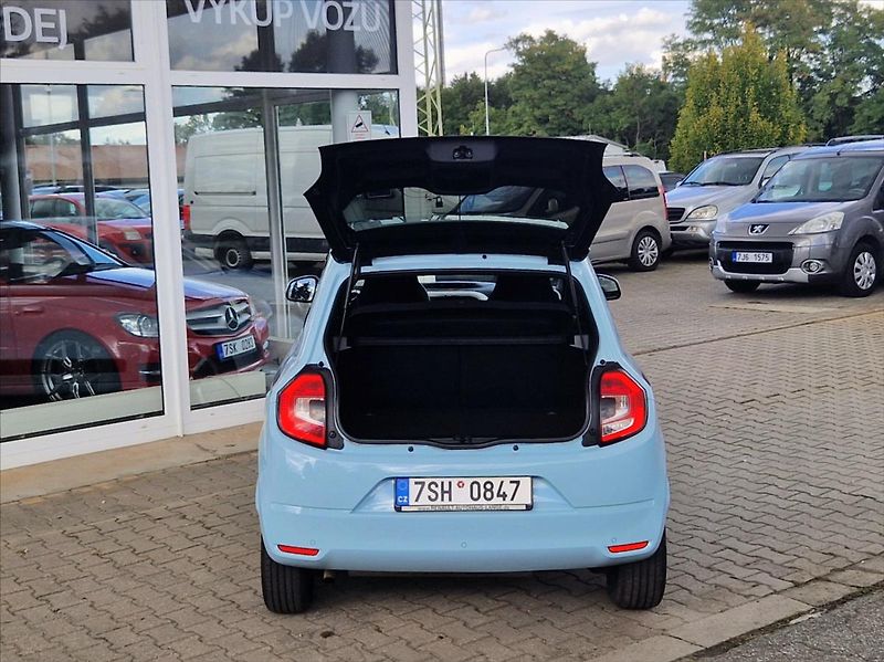 Renault Twingo 1,0 i 54kW SENZORY TOPSTAV - fotka 9 z 35