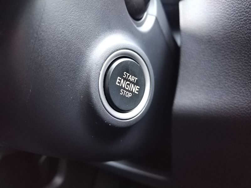 Škoda Fabia 1.0 MPi SELECTION - fotka 18 z 29