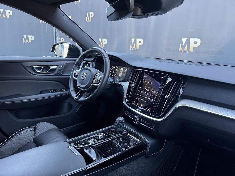 Volvo V60 (2020) 2,0 T8 4X4, Recharge, Polestar - fotka 15 z 47
