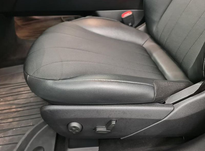 Mercedes-Benz EQE 350 AMG Kam BLIS LED Tažné - fotka 23 z 37