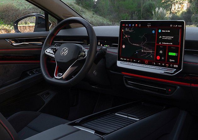 V interiéru pak lze najít červené prvky, zdroj: se svolením VW