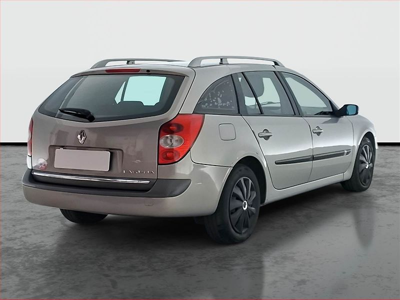 Renault Laguna (2007) 1.9 dCi, po STK, rezervace - fotka 5 z 16