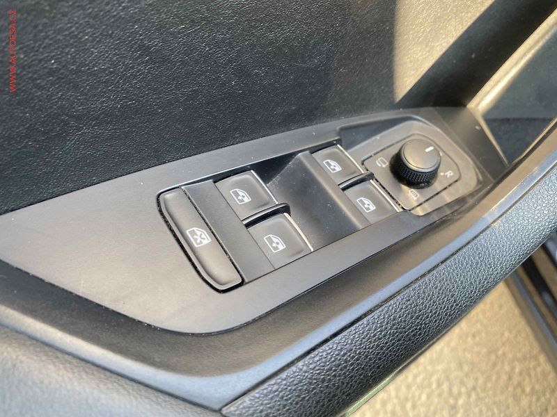 Škoda Kodiaq (2017) 1.4 TSi 4x4, Style, LED, navi - fotka 13 z 20
