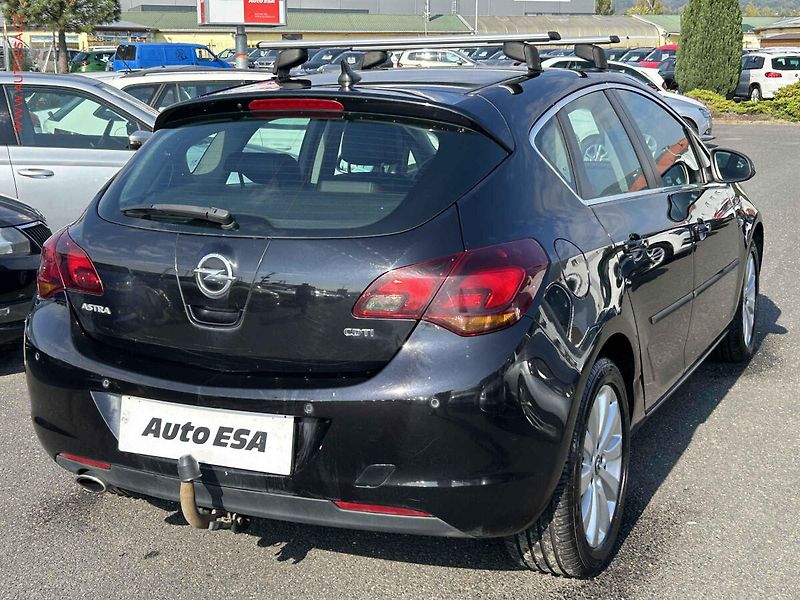Opel Astra (2010) 2.0CDTi, AT, STK5/28 - fotka 3 z 15