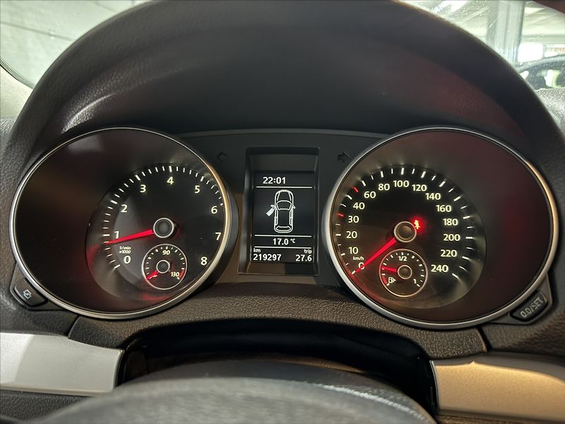 Volkswagen Golf 1,4   TSI HIGHLINE PANORAMA - fotka 9 z 28