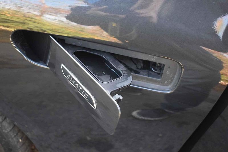 Mercedes AMG EQE 43 4Matic poslouží k reprezentaci i k zábavě