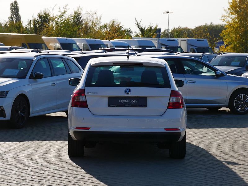 Škoda Rapid - fotka 8 z 23