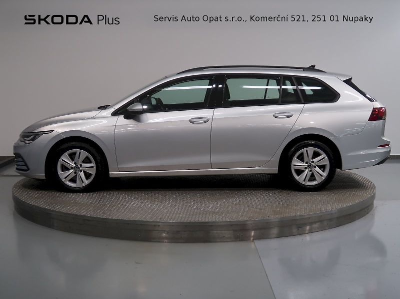 Volkswagen Golf (2021) LIFE 2.0TDI 85KW - fotka 3 z 38