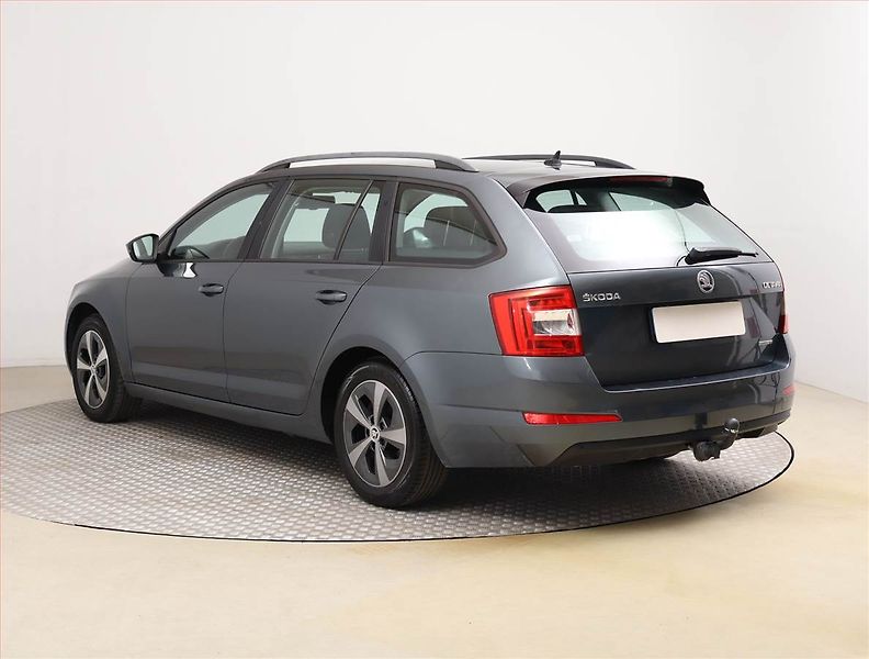 Škoda Octavia (2015) Ambition Plus 1.6 TDI - fotka 4 z 20