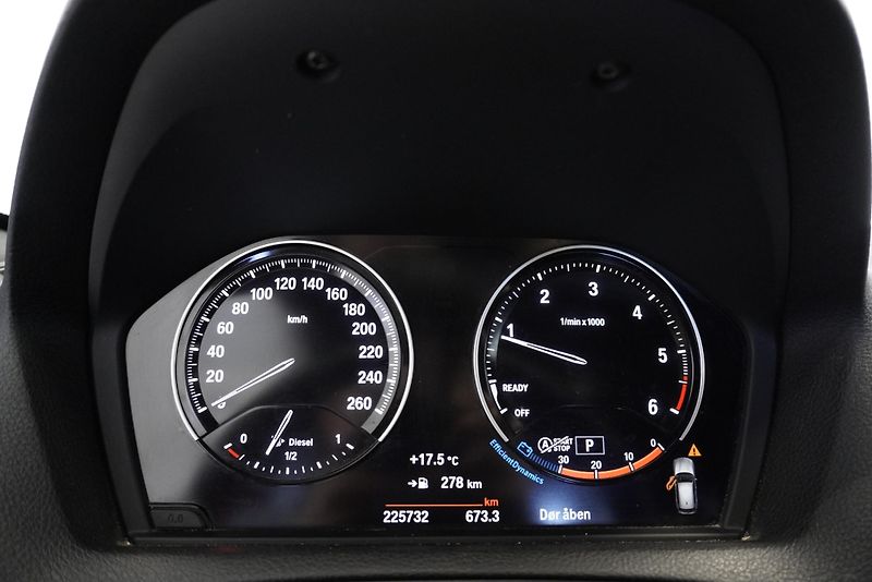 BMW Řada 1 2,0 M-SPORT AUT. - fotka 19 z 28