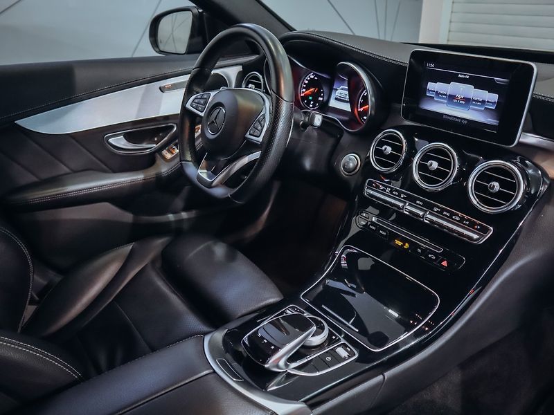 Mercedes-Benz Třídy C C 400 kombi 4MATIC AMG 245 kW - fotka 13 z 19