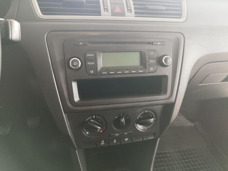 Škoda Rapid (2015) 1,6TDI,66KW,KLIMA,NOV.ROZVODY - fotka 25 z 29