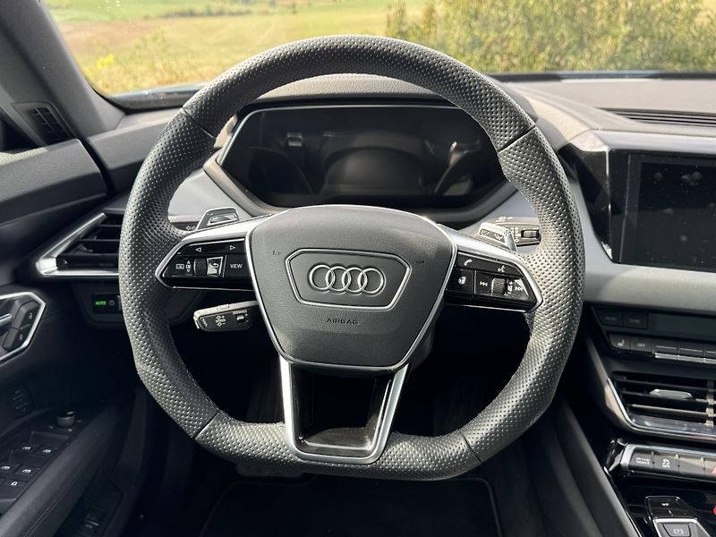Audi e-tron GT Quattro HUD 360 Vzduch SoH 91% - fotka 40 z 58