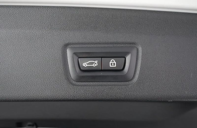 BMW i4 M50 xDrive GC 360k HuD Tažné  - fotka 29 z 29