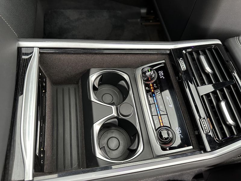 BMW Řada 7 (2019) BMW 745Le xDrive LONG aut. ser - fotka 20 z 57