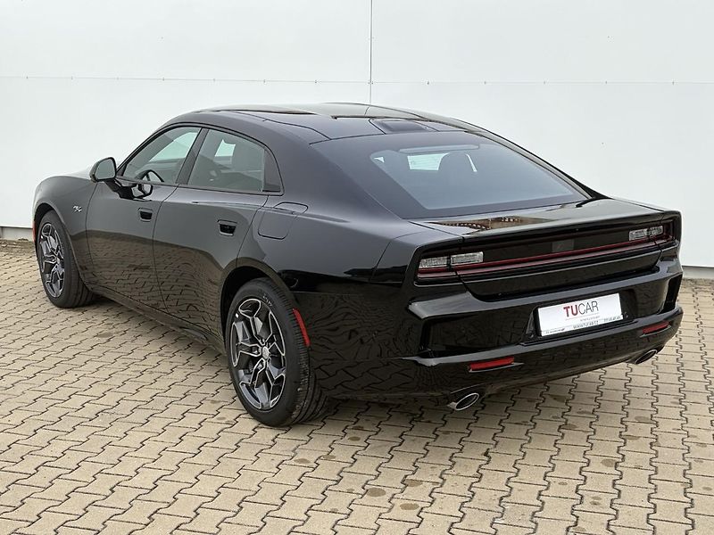Dodge Charger 4dv. R/T 3,0 V6 AWD - fotka 4 z 40