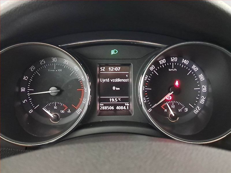 Škoda Superb (2010) Elegance 2.0 TDI, Navi - fotka 11 z 19