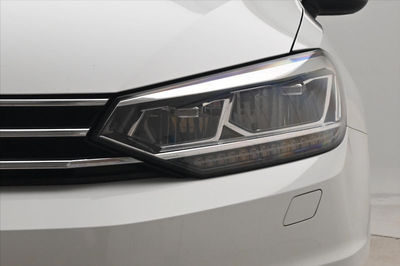 Volkswagen Touran 2,0 TDI 110kWTAŽNÉ LED Záruka - fotka 29 z 31
