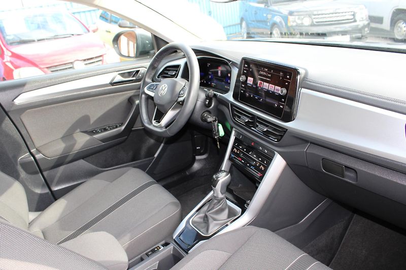Volkswagen T-Roc (2024) 1,5TSI DSG LED ADAPT.TEMPOMAT  - fotka 14 z 21