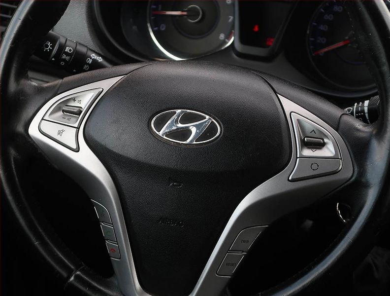 Hyundai ix20 (2011) 1.4 CVVT, Serv.kniha, nová STK - fotka 17 z 17