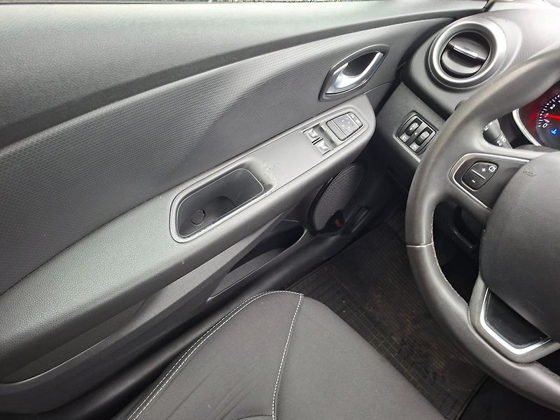 Renault Clio (2017) GT 1.2i 54kW LIMITED - fotka 12 z 25