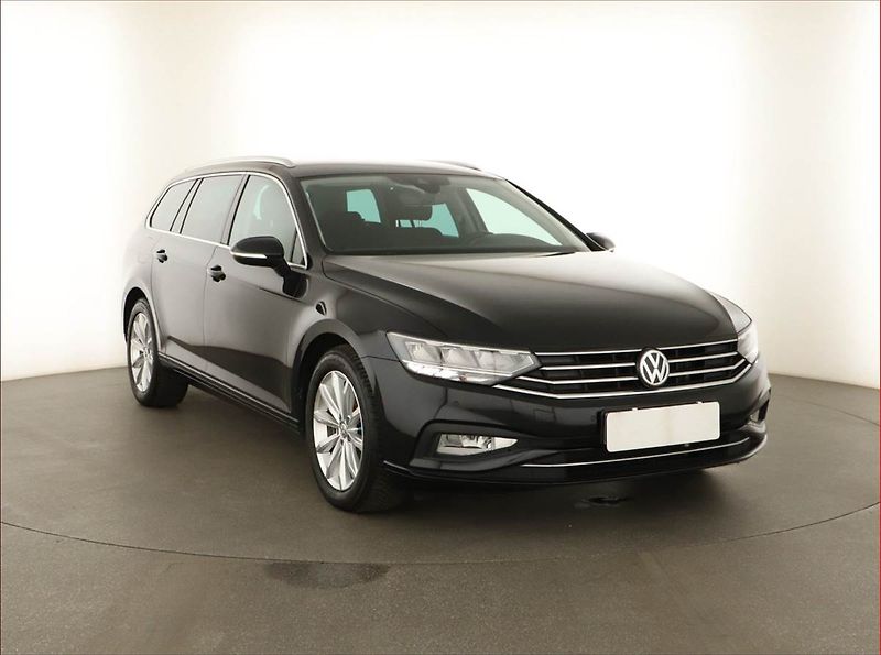 Volkswagen Passat (2019) Comfortline 1.6 TDI, Automat - fotografie inzerátu
