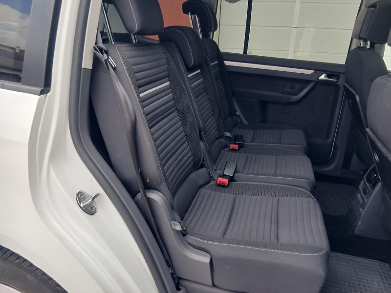 Volkswagen Touran 2.0 TDi - fotka 13 z 42