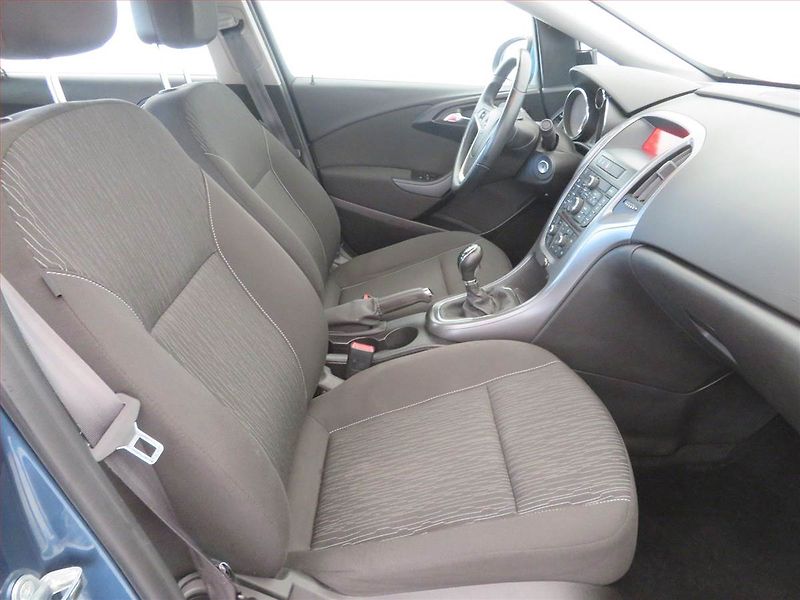 Opel Astra (2017) 1.6 CDTI, Serv.kniha, Tempomat - fotka 9 z 14