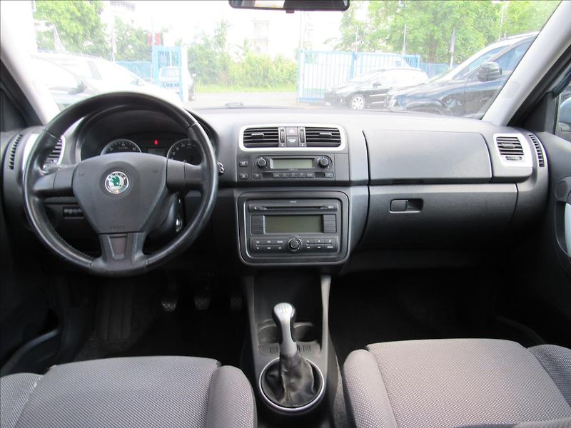 Škoda Fabia 1,9 TDi 77kW Combi Sport - fotka 11 z 32