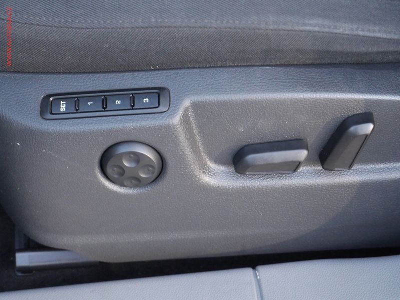 Škoda Superb (2013) 2.0 TDi 4x4, ČR, DSG, bixen - fotka 16 z 17