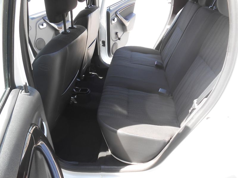 Dacia Duster 1.5DCi, KLIMA, Tažné!! - fotka 20 z 32