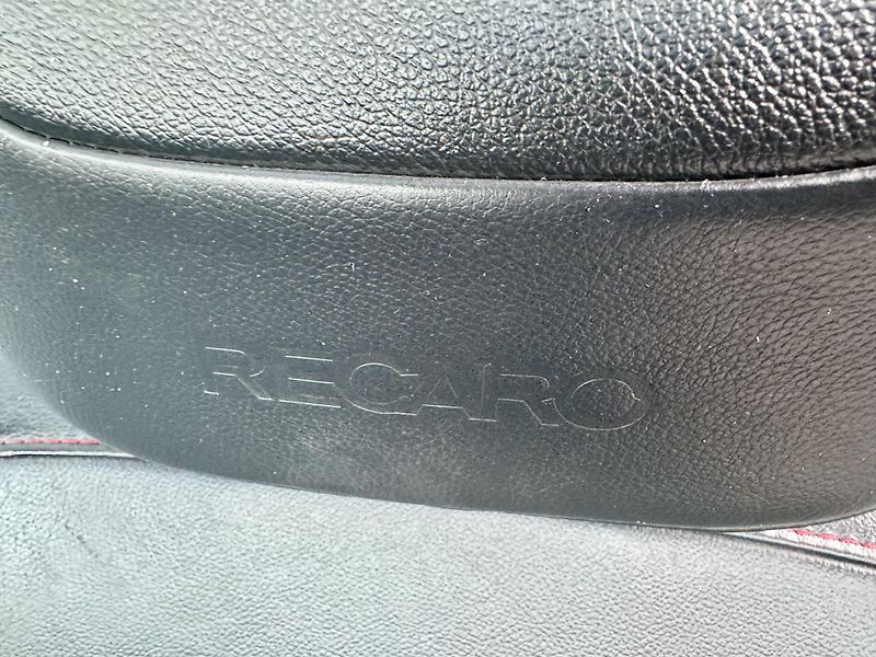 Kia Ceed (2016) 1.6 T-GDI 150kW GT Plus RECARO - fotka 18 z 25