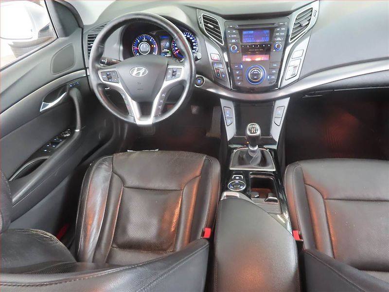 Hyundai i40 (2012) Premium 1.7 CRDi, ČR,1.maj - fotka 7 z 19