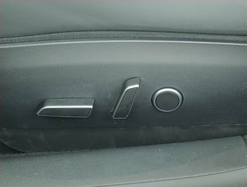 Tesla Model 3 (2022) Long Range 4WD 79kWh, SoH 91% - fotka 19 z 23