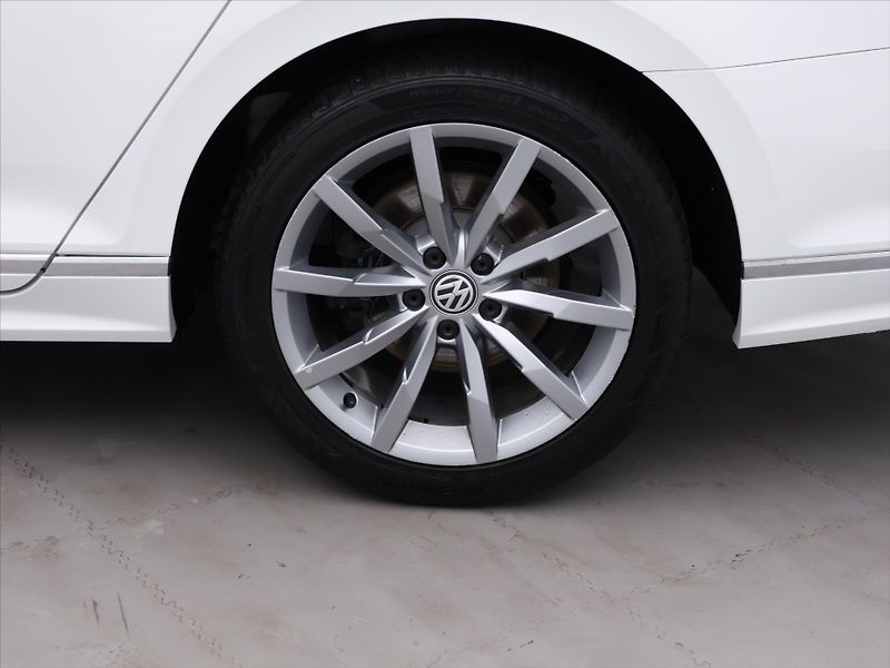 Volkswagen Passat 2.0 TDI 110kW DSG LED Kůže CZ - fotka 24 z 31