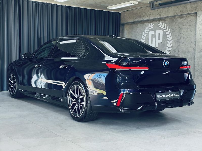BMW Řada 7 (2023) 750e*ZÁRUKA*TV*MAX.VÝBAVA - fotka 6 z 46
