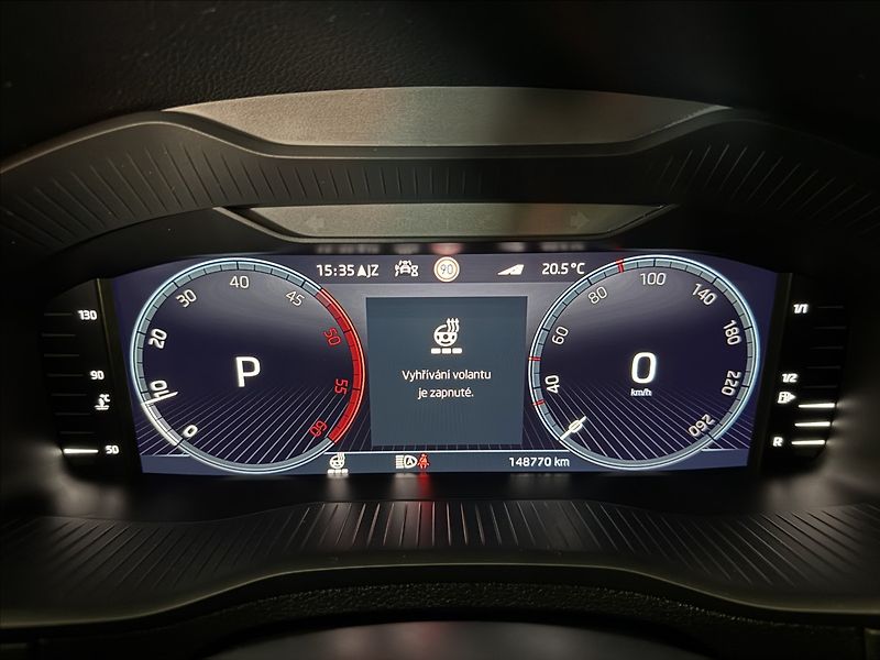 Škoda Karoq 2,0 TDi  DSG 4x4 Sportline LED - fotka 23 z 44