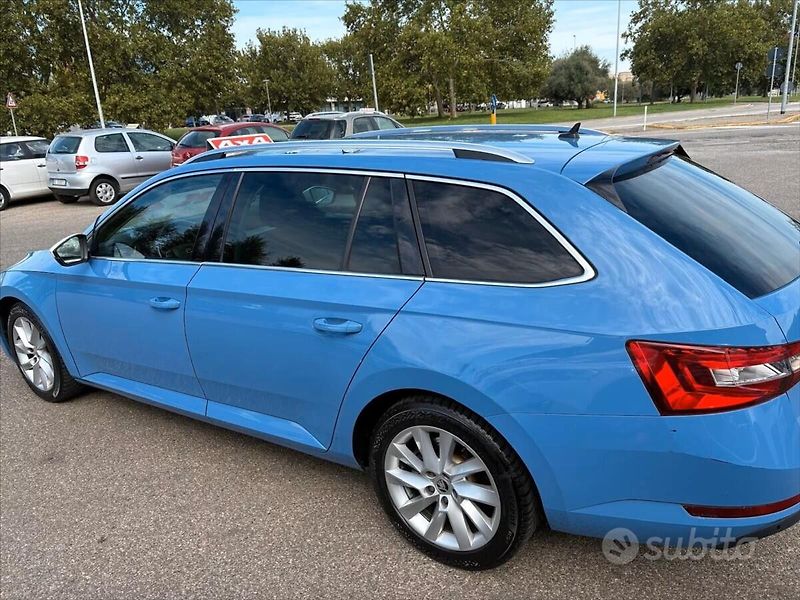 Škoda Superb 2,0 TDi 4x4 DSG 140kw bez koro - fotka 3 z 14
